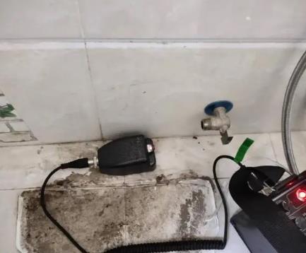 带岭屋顶漏水维修公司分享下卫生间漏水的危害及解决方法